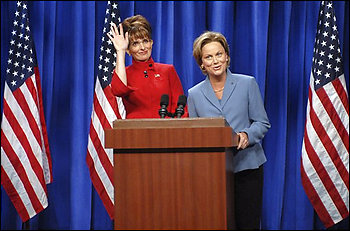 Tina Fey as Sarah Palin/Amy Poehler as Hillary Clinton from this season's first episode
